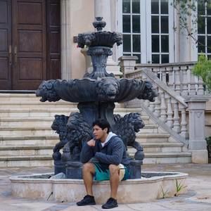 Meet your Posher, Tomas